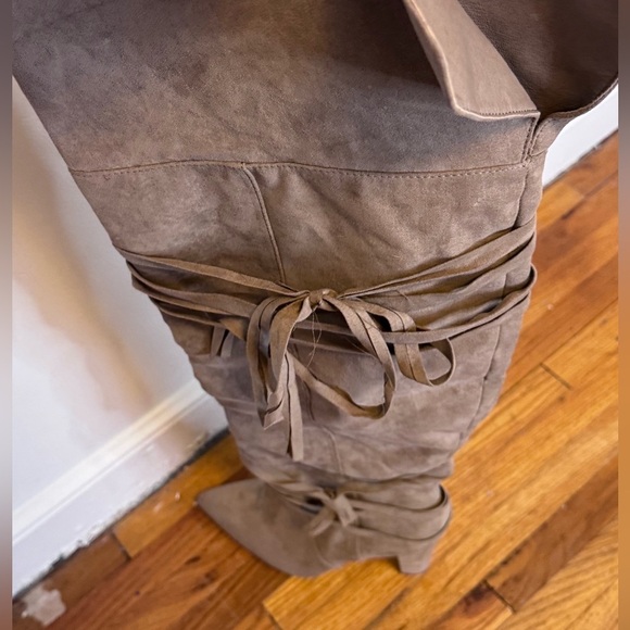 Shoe Dazzle Tan Over the Knee Boots with Chunky Heel and Wraparound Lacing - Picture 2 of 7